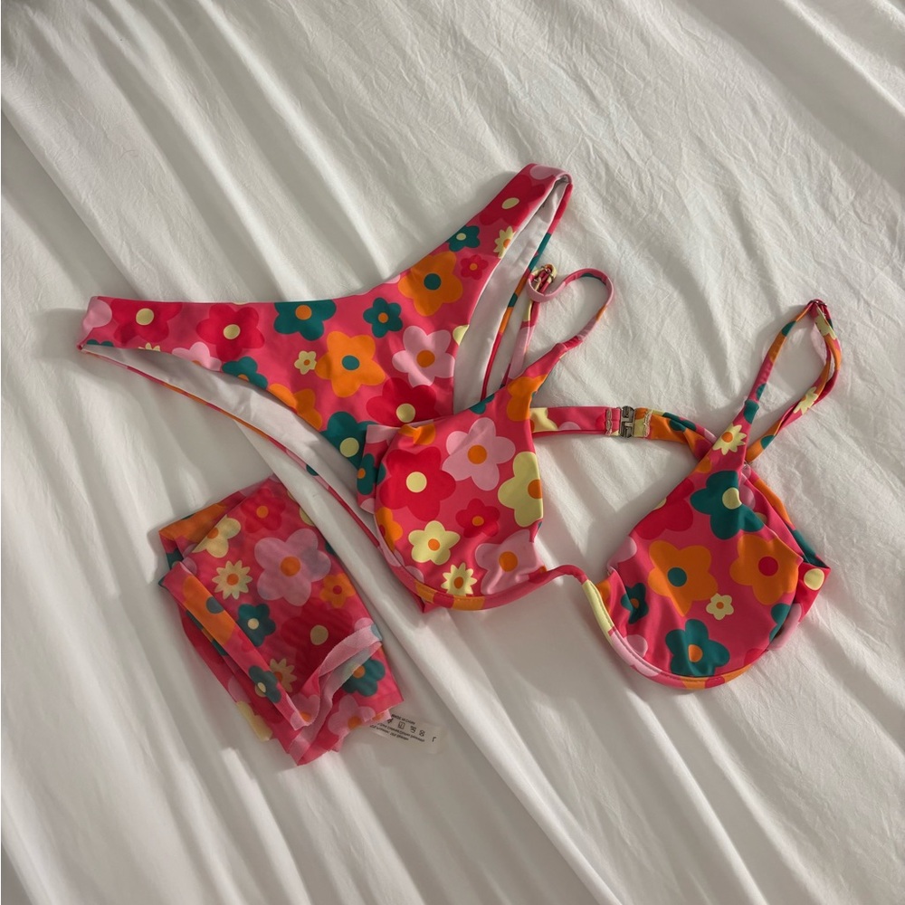 Large Swim Set w Sarong